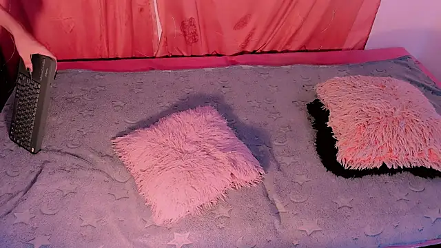 Mariana-ofc online show from November 15, 2025, 11:03 am