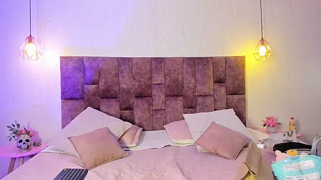 Snapshot of Candy_Roose chatting on October 26, 2025, 4:02 am Candy Roose online show from October 26, 2025, 4:02 am