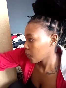 Hotytoty26 online show from April 13, 2026, 9:57 am