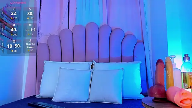 Snapshot of NicoleMadrird chatting on February 3, 2026, 7:08 pm NicoleMadrird online show from February 3, 2026, 7:08 pm