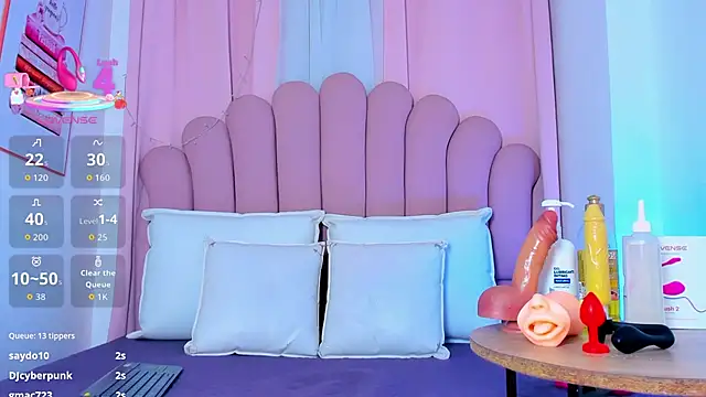 Snapshot of NicoleMadrird chatting on February 11, 2026, 11:32 am NicoleMadrird online show from February 11, 2026, 11:32 am