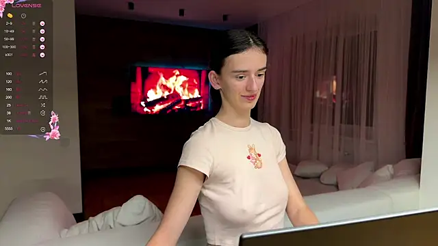 TwinTemptations online show from October 8, 2025, 8:42 pm