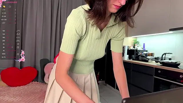 TwinTemptations online show from September 9, 2025, 6:06 pm