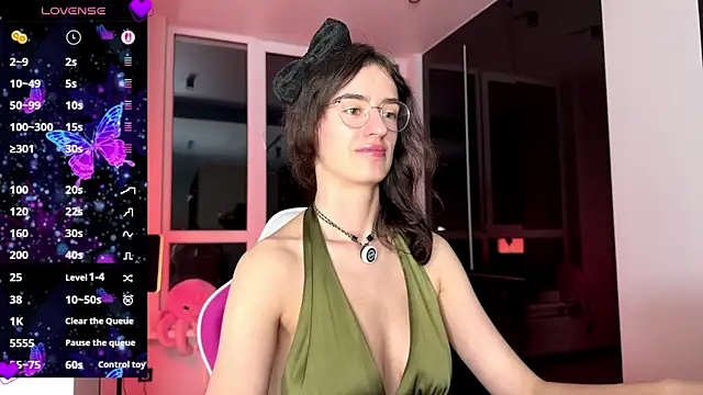 TwinTemptations online show from April 5, 2026, 5:19 pm