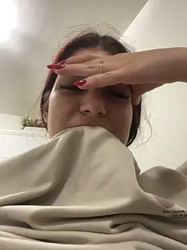 MeCherryy online show from March 20, 2026, 6:42 pm