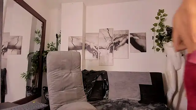 Giotrashy online show from September 16, 2025, 7:59 pm