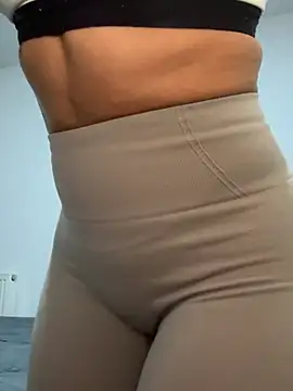 Snapshot of Alyssa_76 chatting on March 15, 2025, 12:47 am Alyssa 76 online show from March 15, 2025, 12:47 am