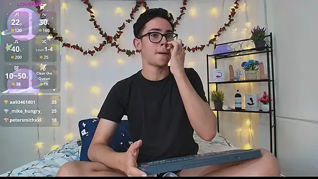 Snapshot of Danny-Swift13 chatting on March 20, 2025, 3:02 am Danny-Swift13 online show from March 20, 2025, 3:02 am