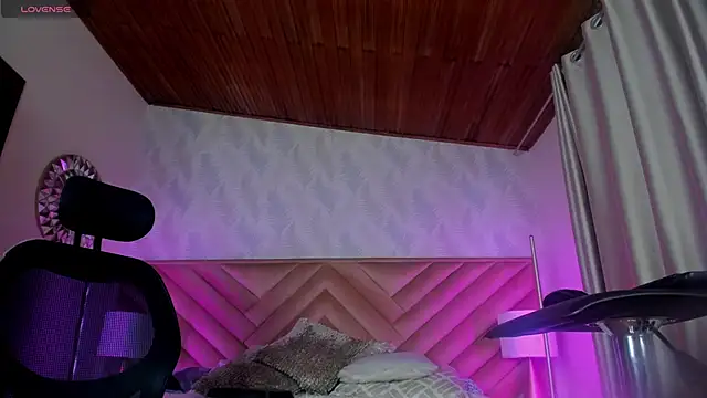 alice kingsley  online show from March 8, 2026, 9:07 pm