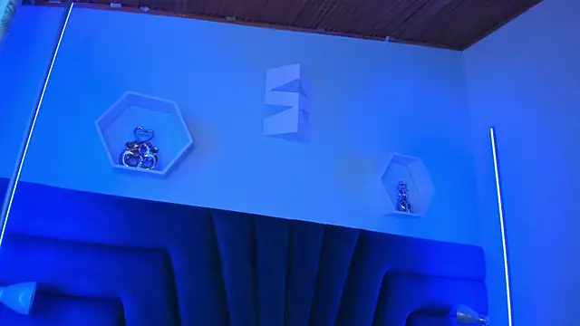 alice kingsley  online show from January 13, 2026, 2:43 pm