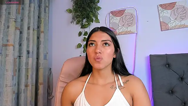 Snapshot of Quiinn_bx chatting on January 16, 2026, 8:13 pm Quiinn bx online show from January 16, 2026, 8:13 pm