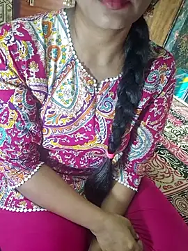 Snapshot of Shalini_telugu09 chatting on November 11, 2025, 6:52 am Shalini telugu09 online show from November 11, 2025, 6:52 am