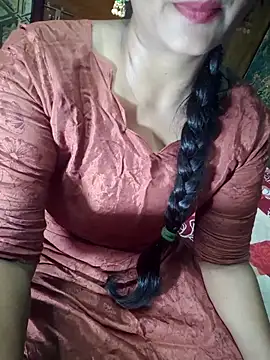 Snapshot of Shalini_telugu09 chatting on October 28, 2025, 1:32 pm Shalini telugu09 online show from October 28, 2025, 1:32 pm