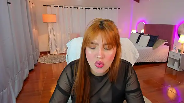 Snapshot of karla_hill_28 chatting on September 14, 2025, 4:02 am karla hill 28 online show from September 14, 2025, 4:02 am