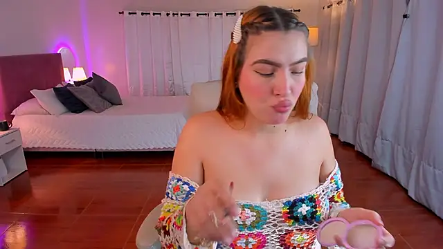 Snapshot of karla_hill_28 chatting on October 21, 2025, 3:17 am karla hill 28 online show from October 21, 2025, 3:17 am