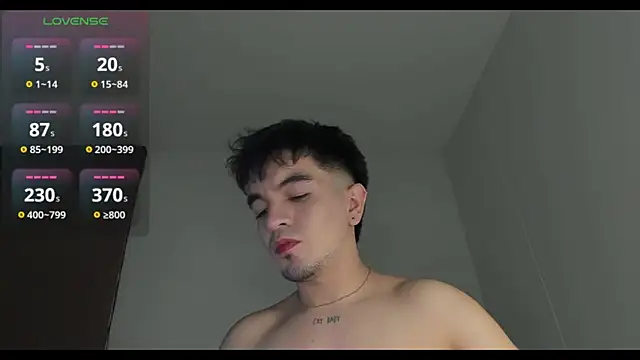 Snapshot of cmzo_ chatting on October 4, 2025, 3:41 am cmzo online show from October 4, 2025, 3:41 am