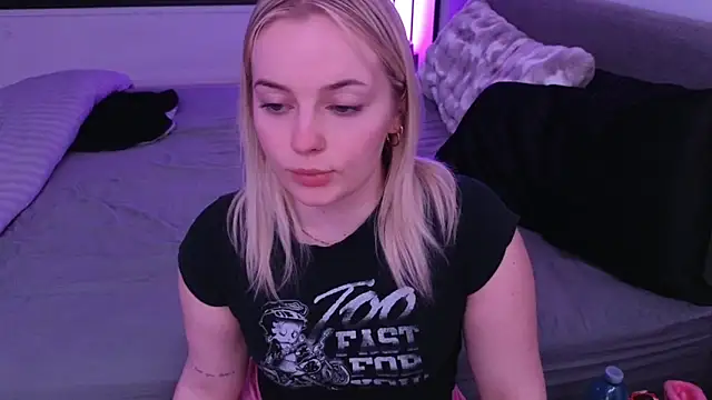 Snapshot of margot_robbie7 chatting on May 15, 2026, 2:20 am margot robbie7 online show from May 15, 2026, 2:20 am