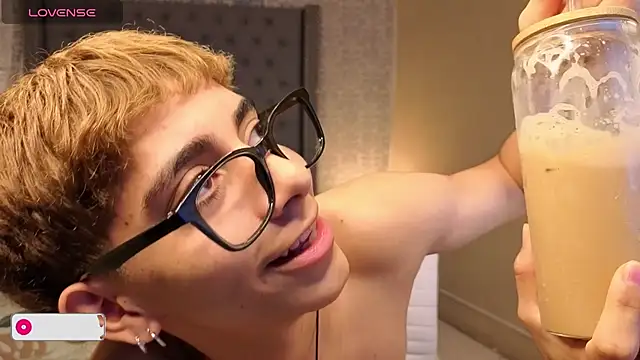 Matty Sparkk online show from October 1, 2025, 1:04 pm