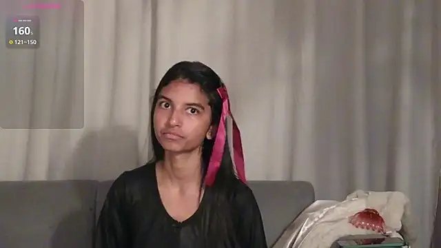 YuliethPetite online show from February 11, 2026, 12:10 am