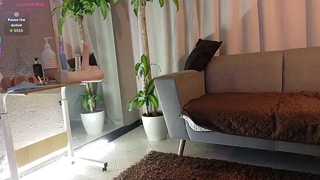 Snapshot of YuliethPetite chatting on November 26, 2025, 11:32 am YuliethPetite online show from November 26, 2025, 11:32 am