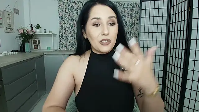 Snapshot of missdyaa chatting on June 10, 2026, 11:28 pm missdyaa online show from June 10, 2026, 11:28 pm