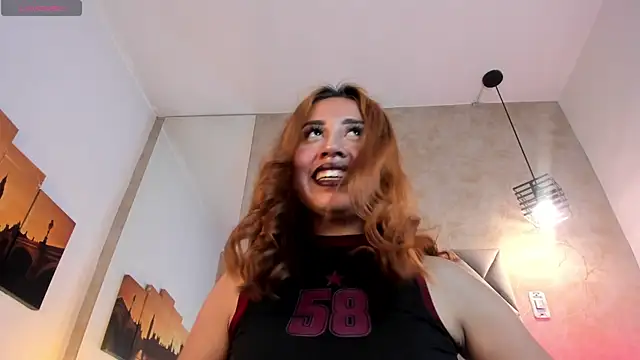 Snapshot of kailinmoonx chatting on May 4, 2026, 1:14 pm kailinmoonx online show from May 4, 2026, 1:14 pm