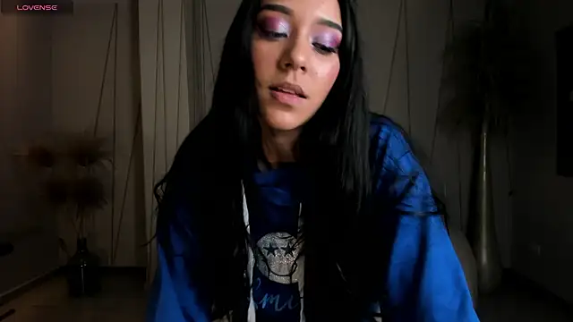 AmaliaCrus online show from September 18, 2025, 8:45 pm