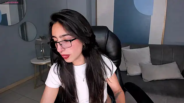 LarisaSmirnov online show from September 29, 2025, 1:12 am