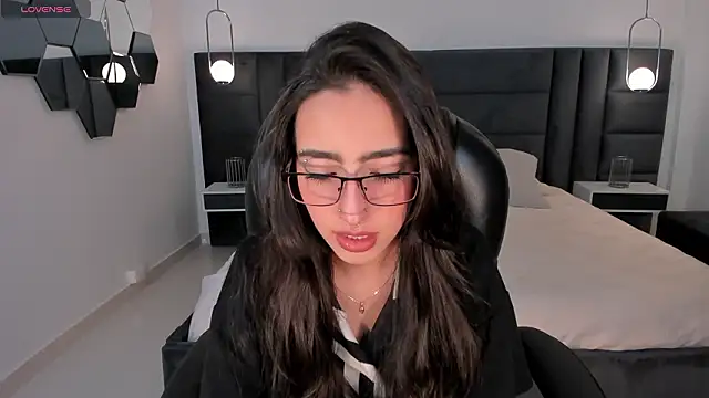 LarisaSmirnov online show from February 1, 2026, 3:38 am