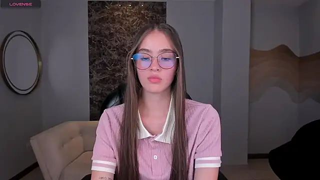 Snapshot of MaiaCollins chatting on October 4, 2025, 5:25 pm MaiaCollins online show from October 4, 2025, 5:25 pm