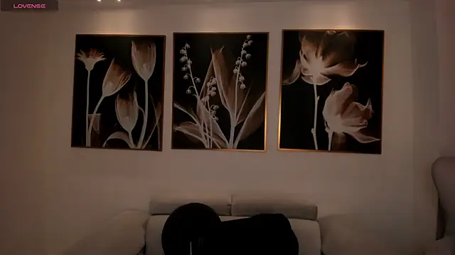 Snapshot of MaiaCollins chatting on November 3, 2025, 11:36 am MaiaCollins online show from November 3, 2025, 11:36 am