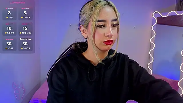 Malory tay1 online show from November 30, 2025, 11:22 am