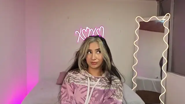 Malory tay1 online show from November 14, 2025, 11:47 am