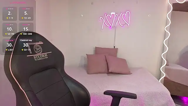 Malory tay1 online show from December 19, 2025, 7:05 pm