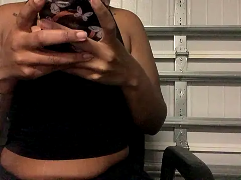 urgeminibrat online show from November 7, 2025, 4:28 am