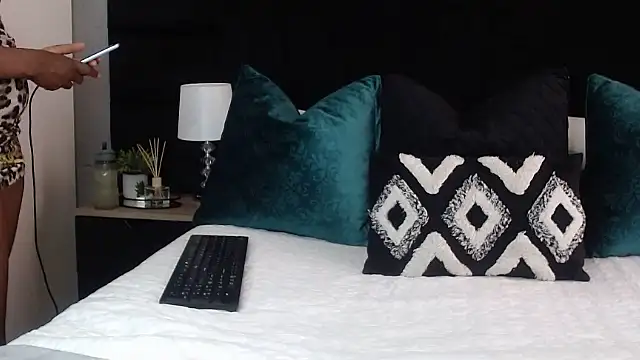 sexdevolxx online show from October 27, 2025, 7:31 am