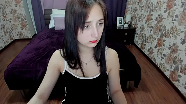 JulietMonli online show from September 12, 2025, 5:13 pm