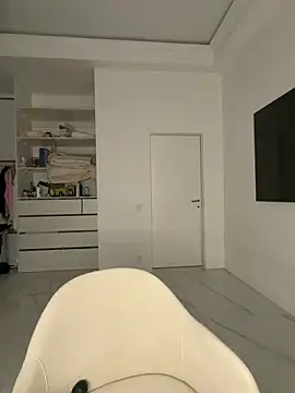 Amy Sky  online show from April 17, 2026, 5:27 pm