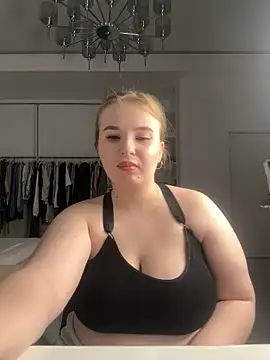 Amy Sky  online show from March 18, 2025, 10:15 pm