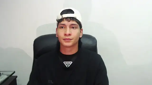 Jhojan twink online show from March 19, 2025, 11:03 pm