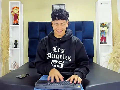 Jhojan twink online show from September 21, 2025, 11:26 am