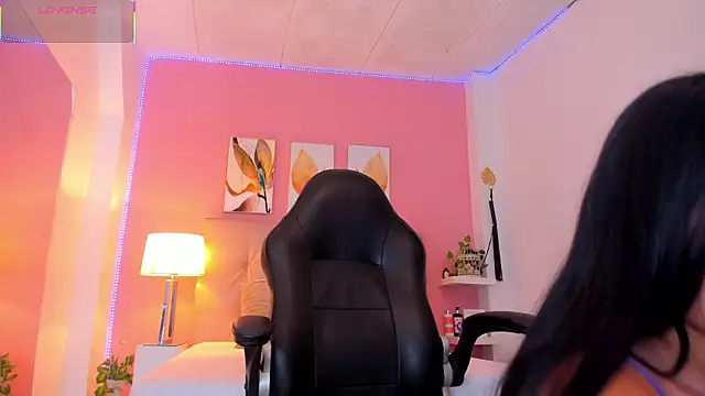 Snapshot of Molly_h0t chatting on February 20, 2026, 12:29 pm Molly h0t online show from February 20, 2026, 12:29 pm