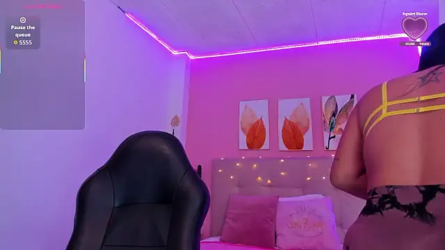 Snapshot of Molly_h0t chatting on January 17, 2026, 12:31 pm Molly h0t online show from January 17, 2026, 12:31 pm