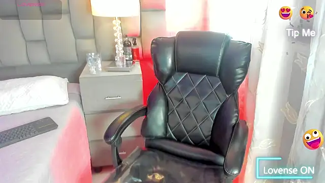 AliceStevens  online show from March 25, 2026, 3:00 pm