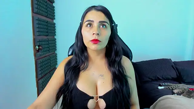 hannarusso online show from February 12, 2026, 9:36 pm