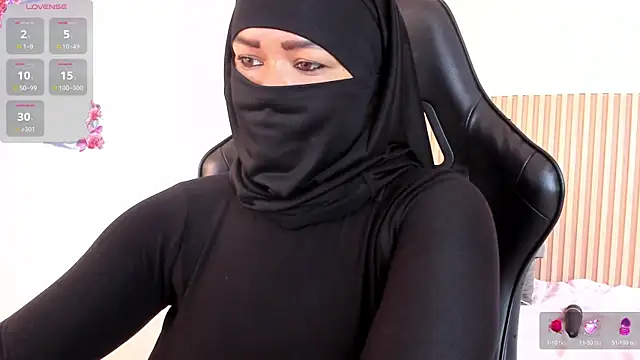 Layla arabelle online show from May 28, 2026, 7:53 pm