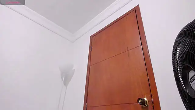 Layla arabelle online show from September 27, 2025, 9:59 am