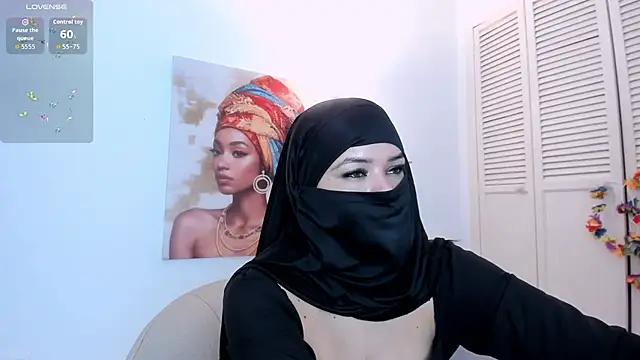 Layla arabelle online show from November 25, 2025, 7:36 pm