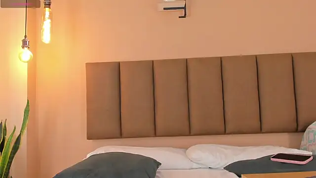 honeygray02 online show from October 30, 2025, 12:25 pm