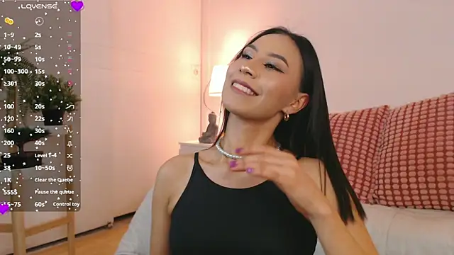 Valen ross  online show from September 17, 2025, 10:45 pm